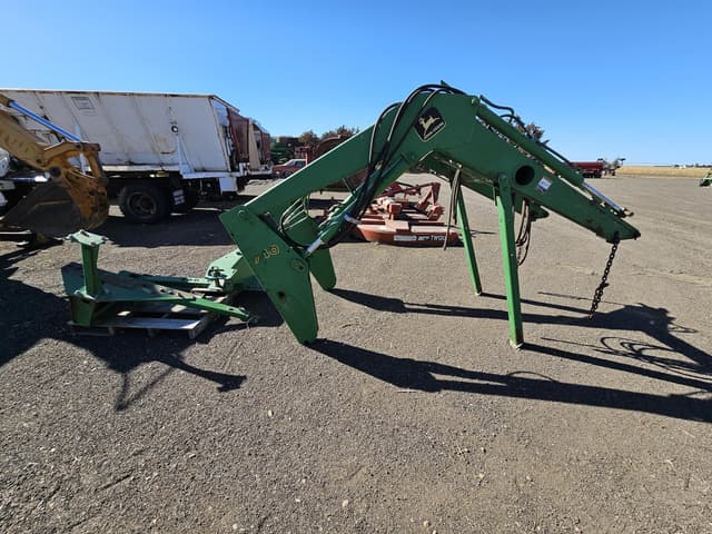 Image of John Deere 740 equipment image 4