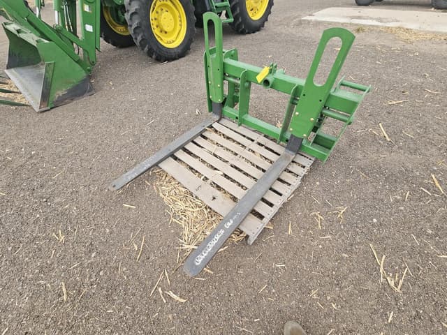 Image of John Deere 740 equipment image 4