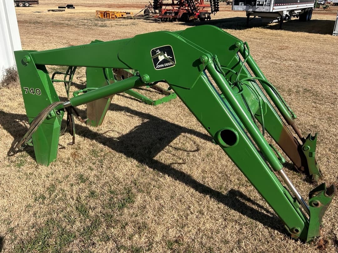 Image of John Deere 740 Primary image