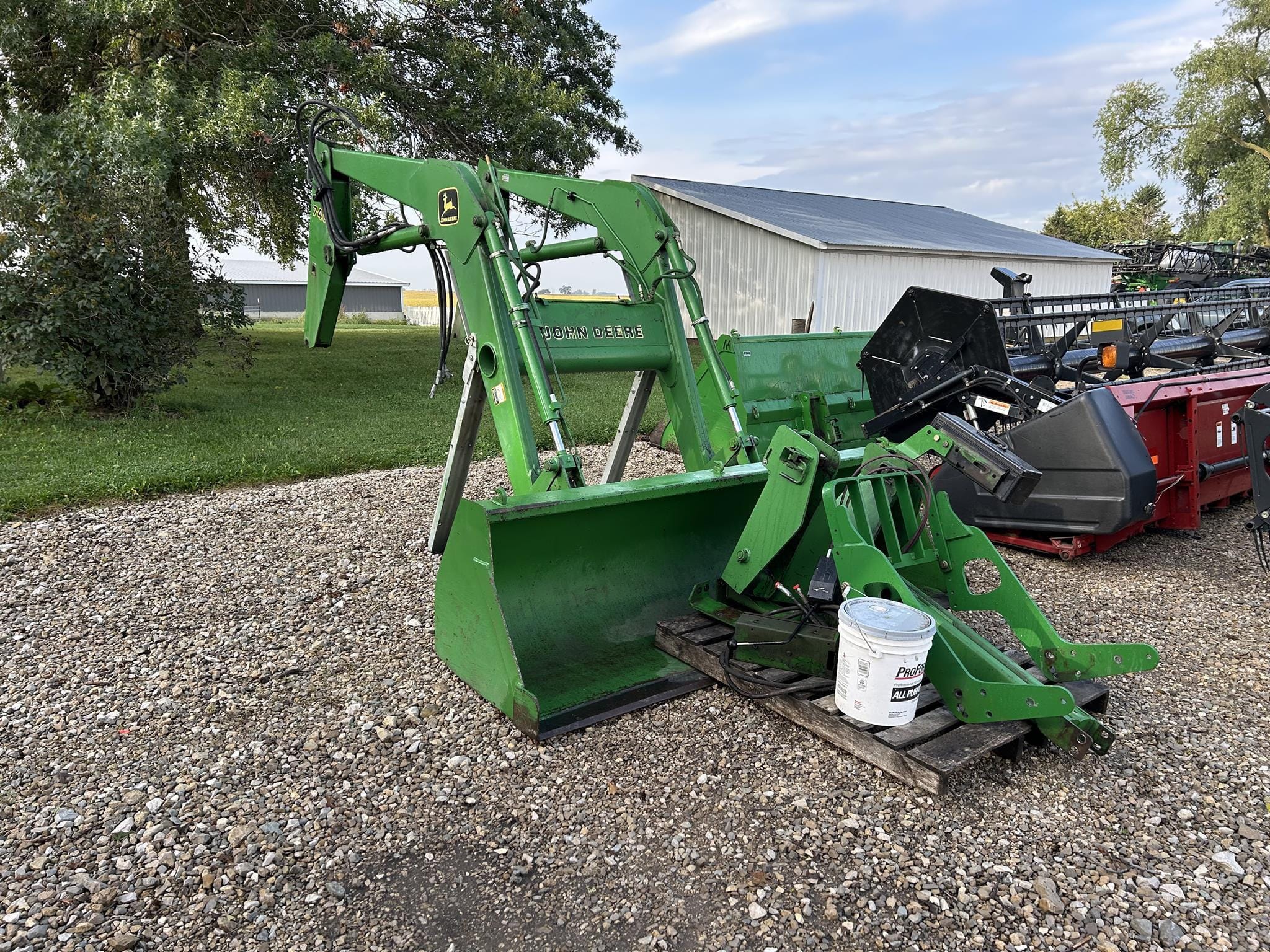John Deere 740 Equipment Image0