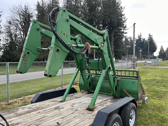 Image of John Deere 740 equipment image 4