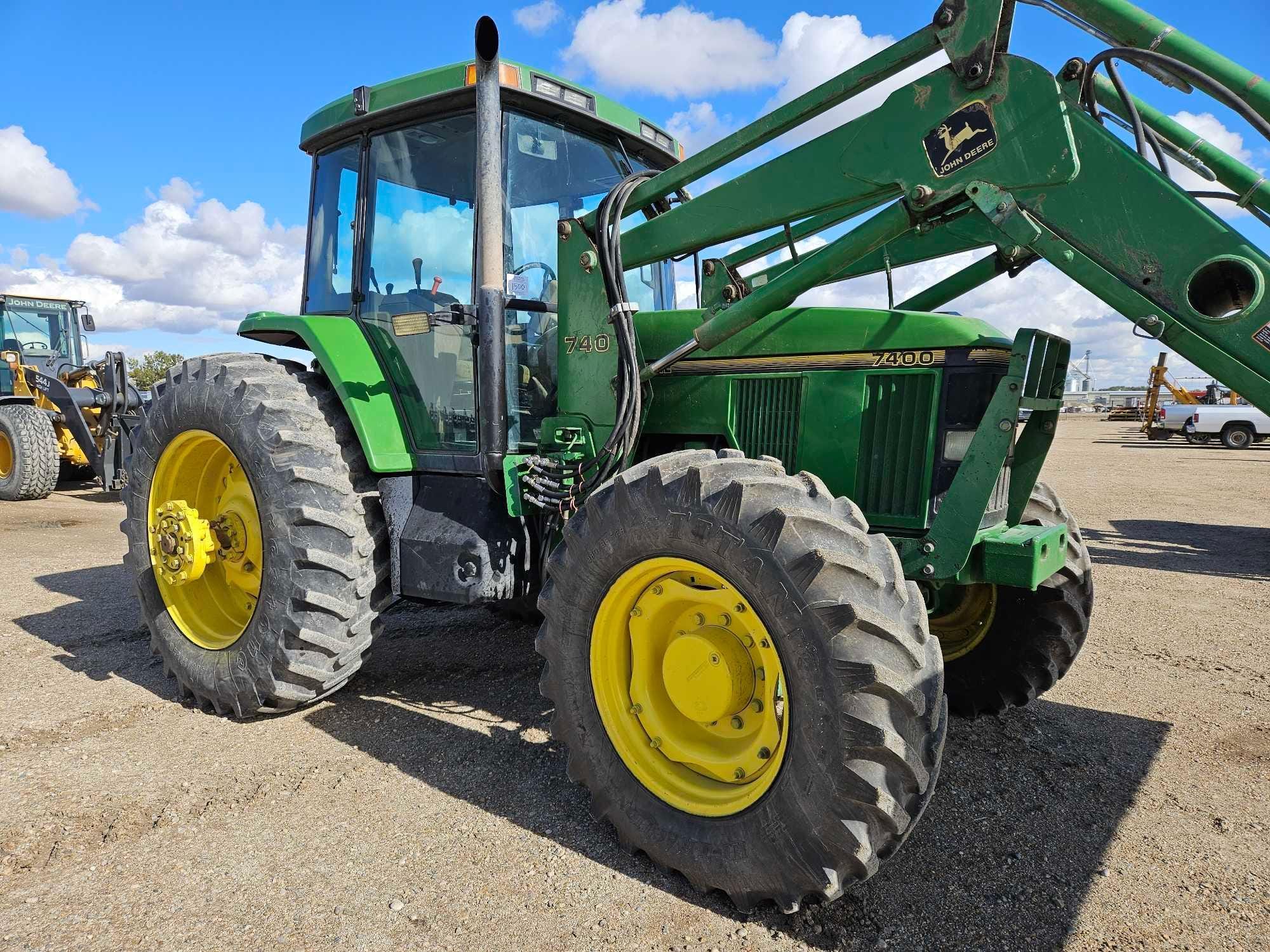 Main image John Deere 7400