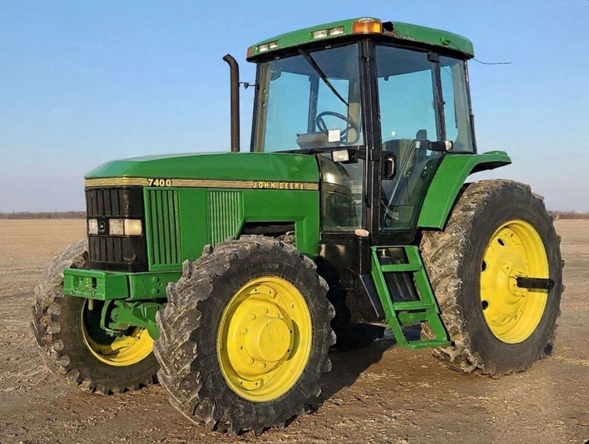 John Deere 7400 Equipment Image0