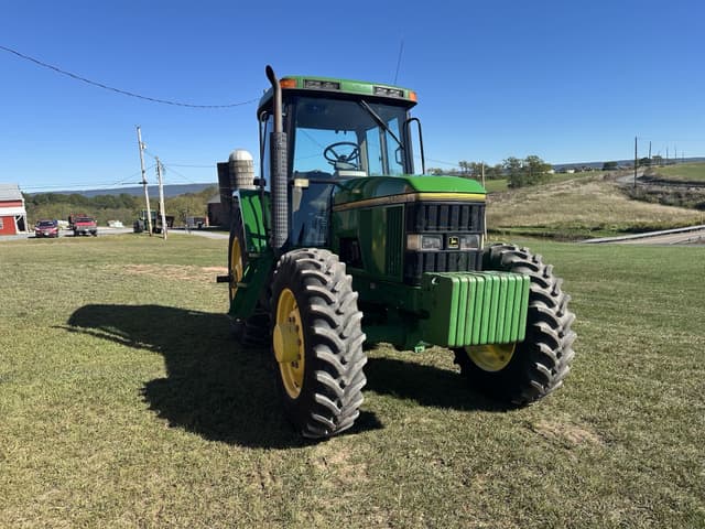 Image of John Deere 7400 equipment image 1