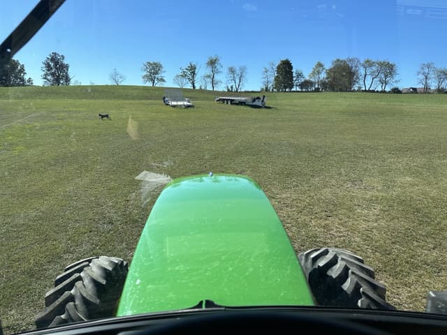 Image of John Deere 7400 equipment image 4