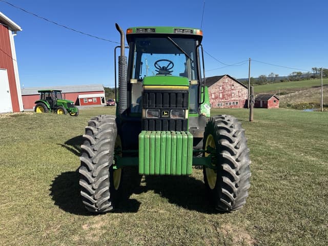 Image of John Deere 7400 equipment image 2