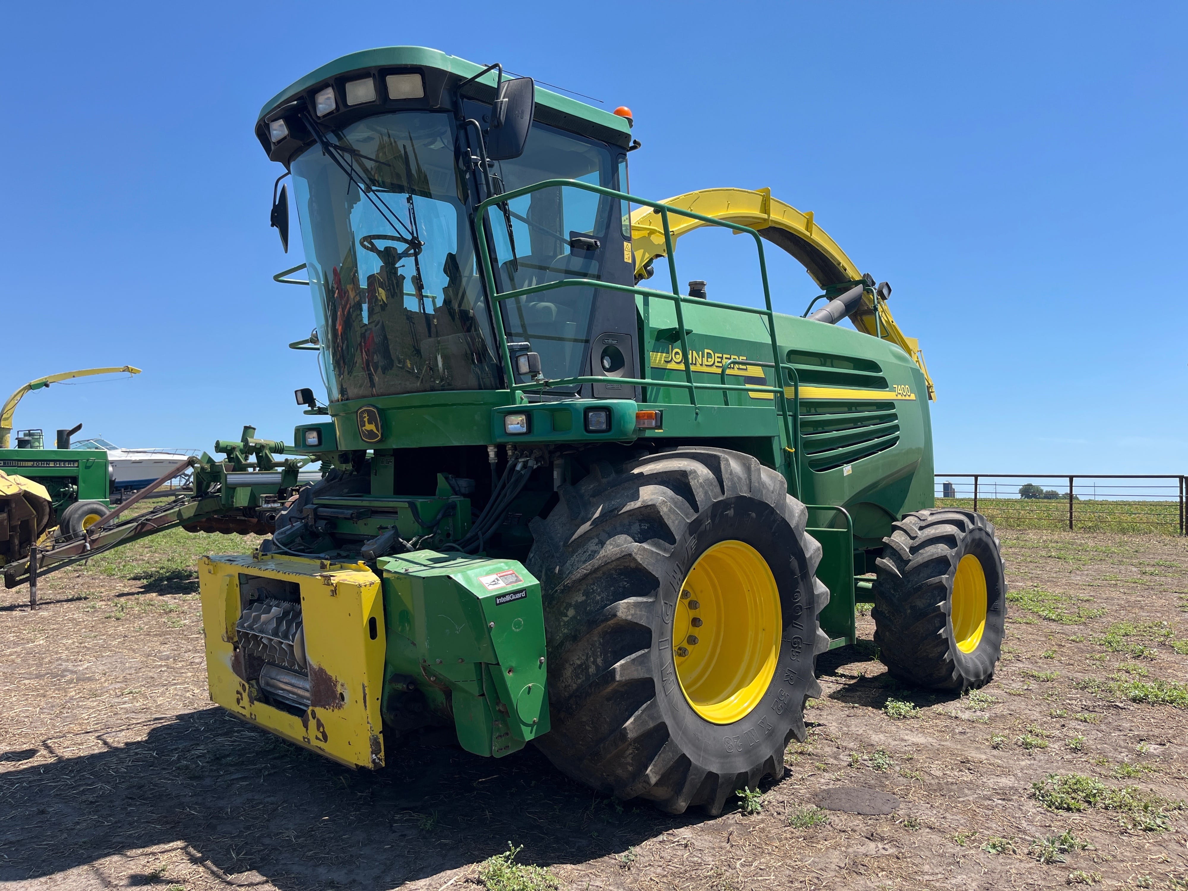 Main image John Deere 7400