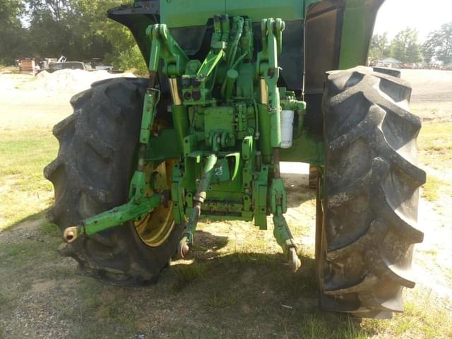 Image of John Deere 7400 equipment image 3