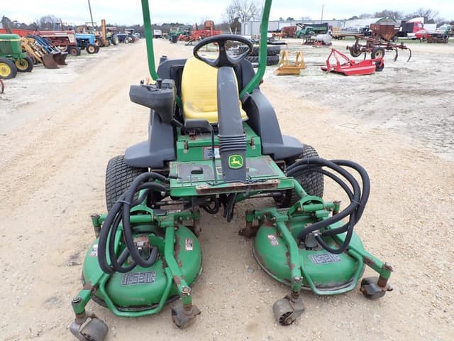 Image of John Deere 7400 equipment image 1