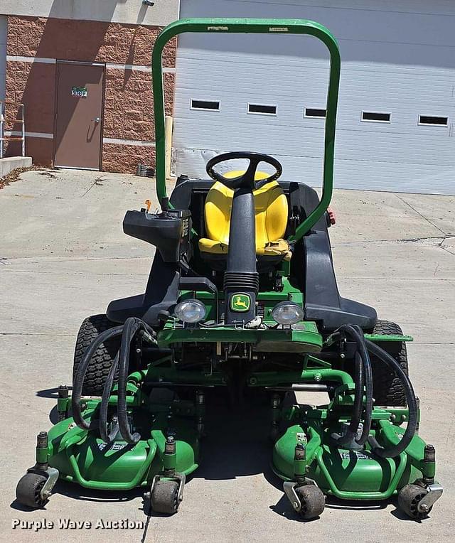 Image of John Deere 7400 equipment image 1