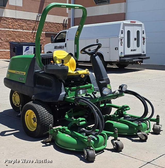 Image of John Deere 7400 equipment image 2