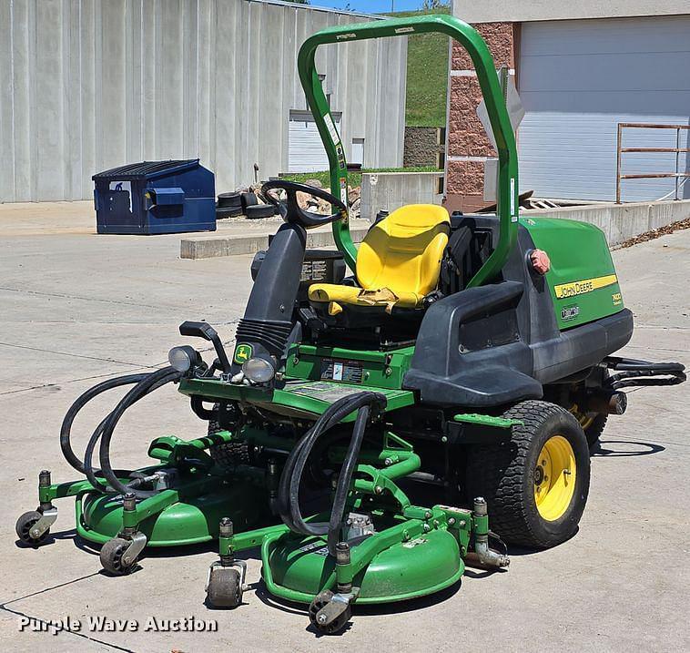 Image of John Deere 7400 Primary image
