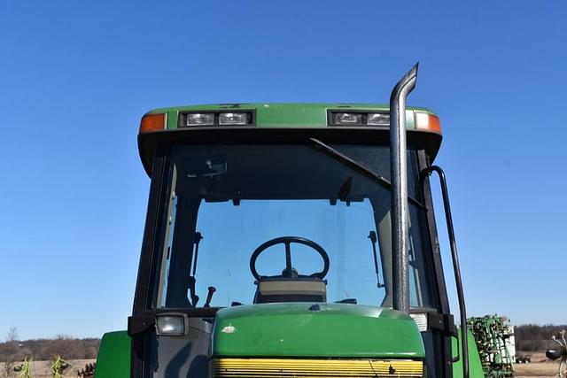 Image of John Deere 7400 equipment image 4