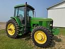 John Deere 7400 Image