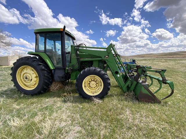 Image of John Deere 7400 equipment image 3