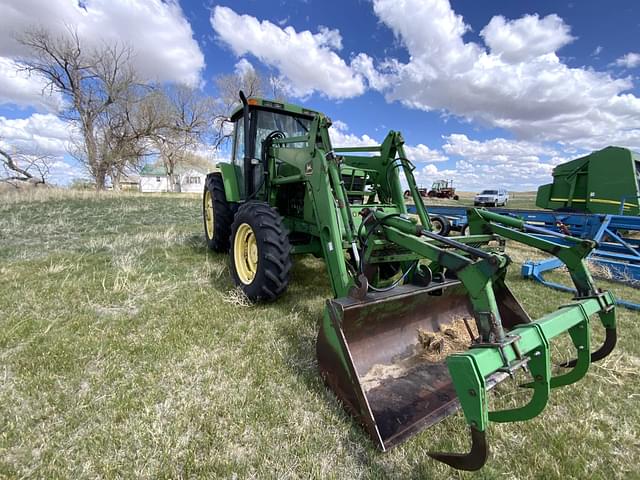 Image of John Deere 7400 equipment image 2