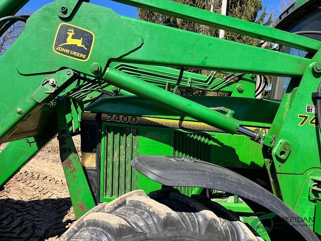 Image of John Deere 7400 equipment image 4
