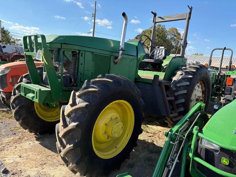 John Deere 7405 Equipment Image0