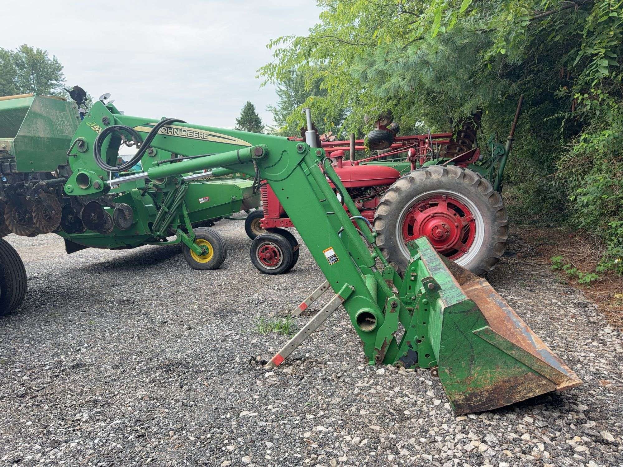 John Deere 741 Equipment Image0