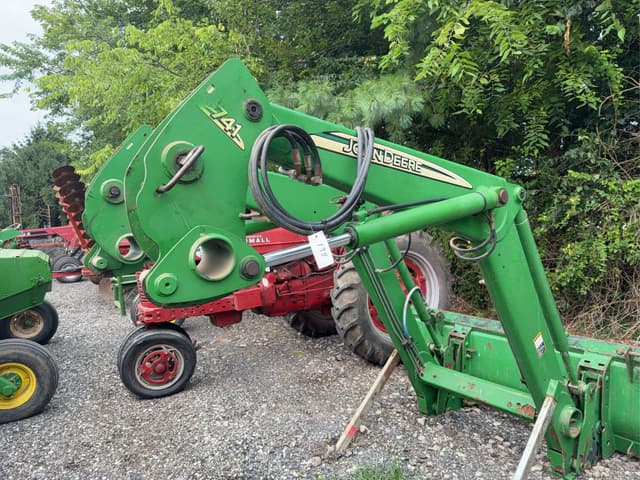 Image of John Deere 741 equipment image 1