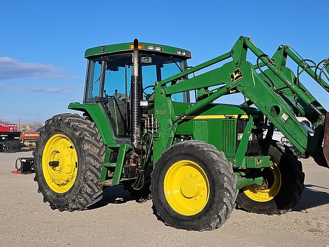 Image of John Deere 7410 equipment image 1