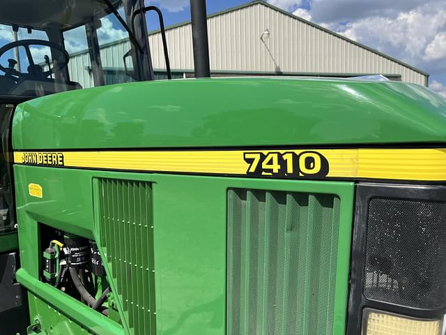 Image of John Deere 7410 equipment image 2