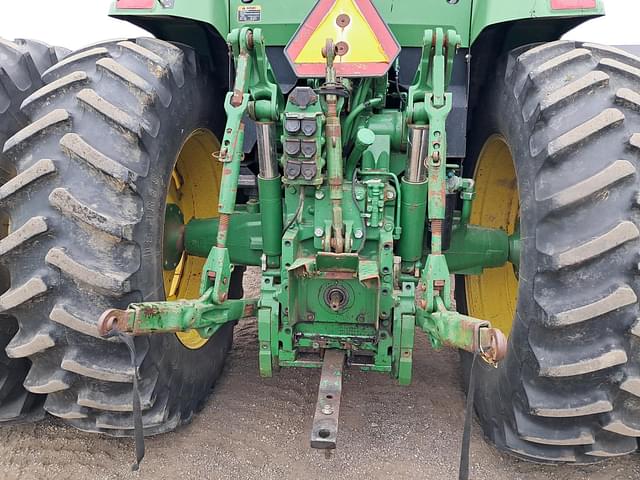 Image of John Deere 7410 equipment image 3
