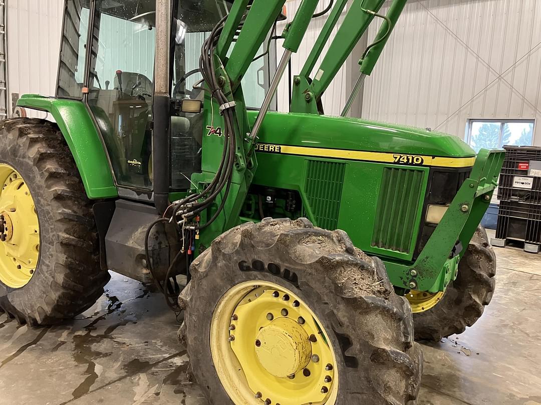 Image of John Deere 7410 Primary image