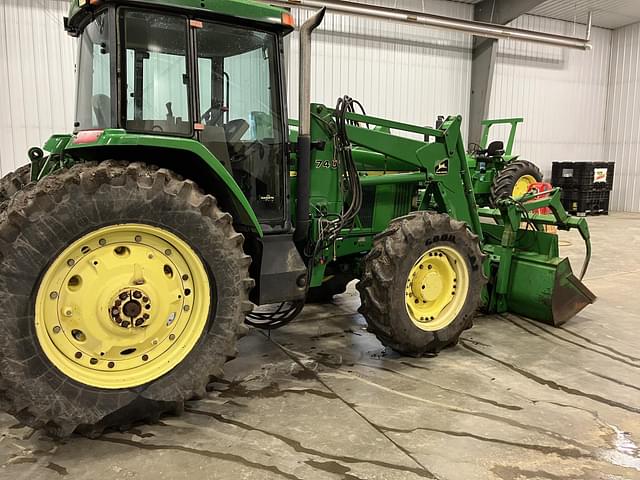 Image of John Deere 7410 equipment image 3