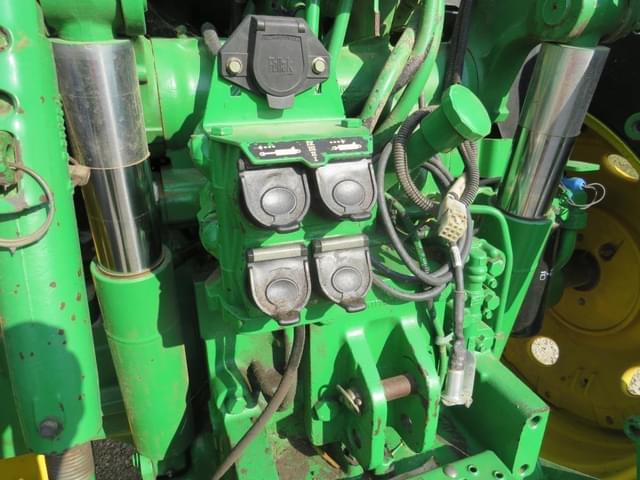 Image of John Deere 7410 equipment image 3