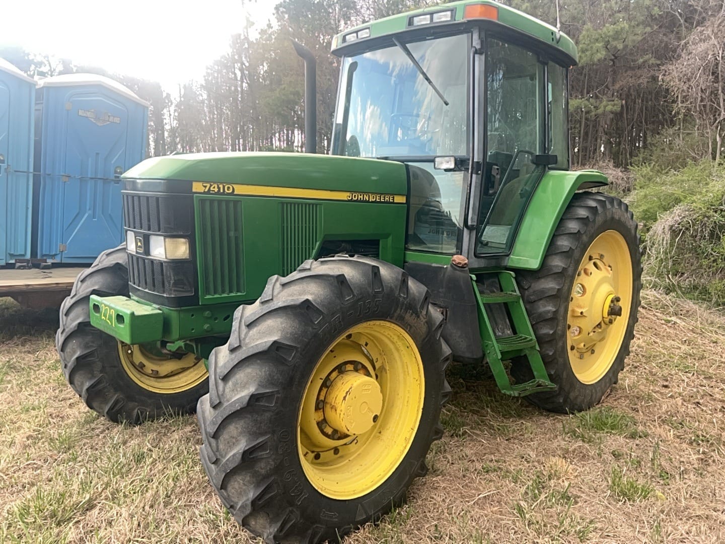 1997 John Deere 7410 Equipment Image0