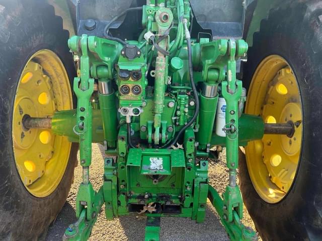 Image of John Deere 7410 equipment image 4