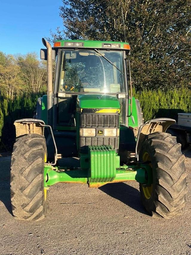 Image of John Deere 7410 equipment image 1