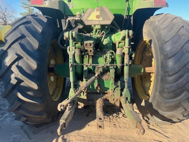 Image of John Deere 7410 equipment image 4