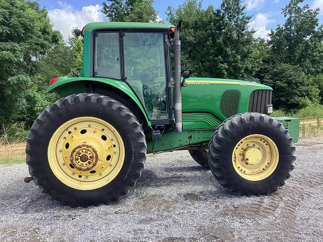 Image of John Deere 7420 equipment image 4