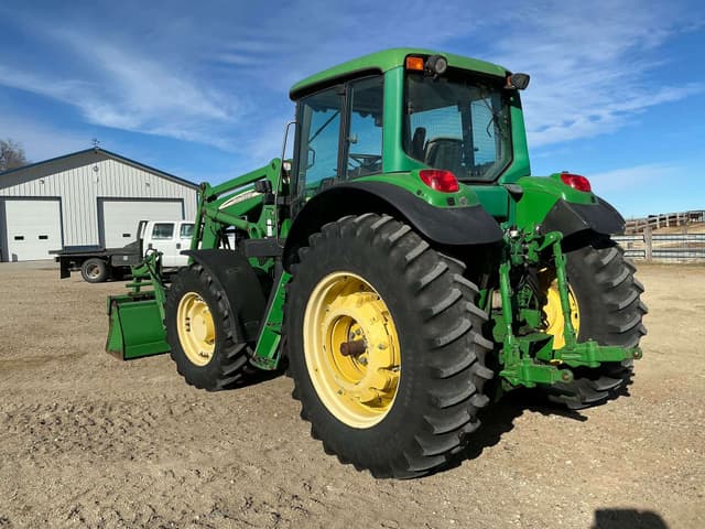 Image of John Deere 7420 equipment image 2