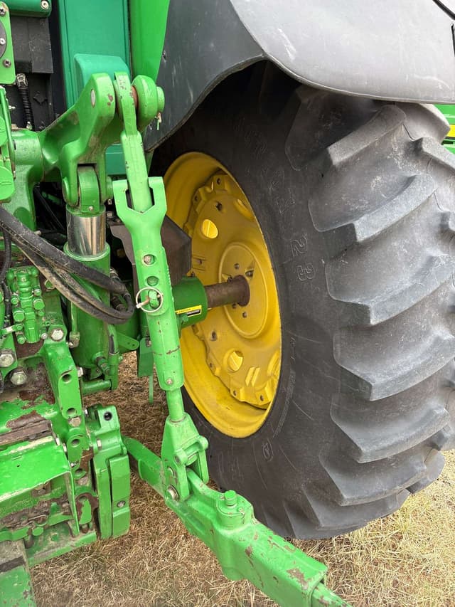 Image of John Deere 7420 equipment image 3