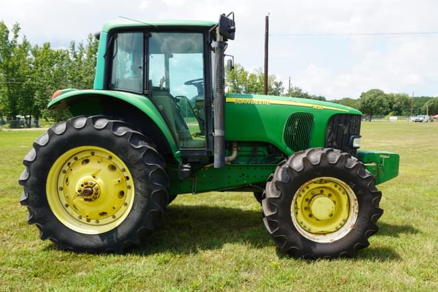 Image of John Deere 7420 equipment image 2