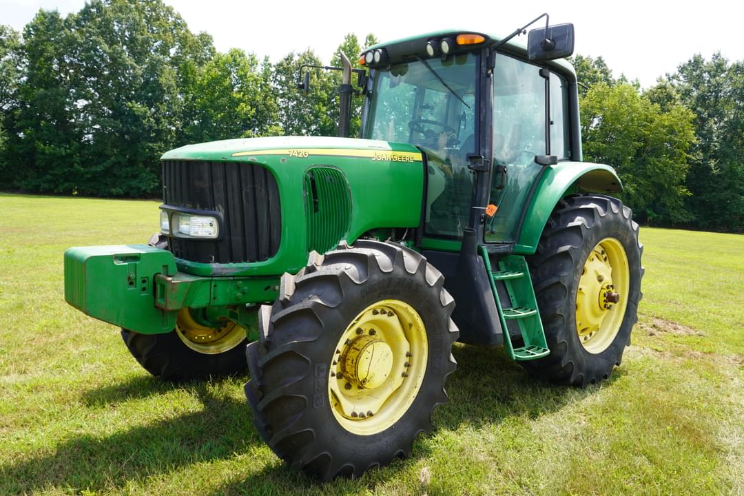 Image of John Deere 7420 Primary image