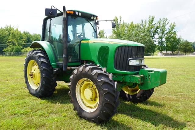 Image of John Deere 7420 equipment image 1