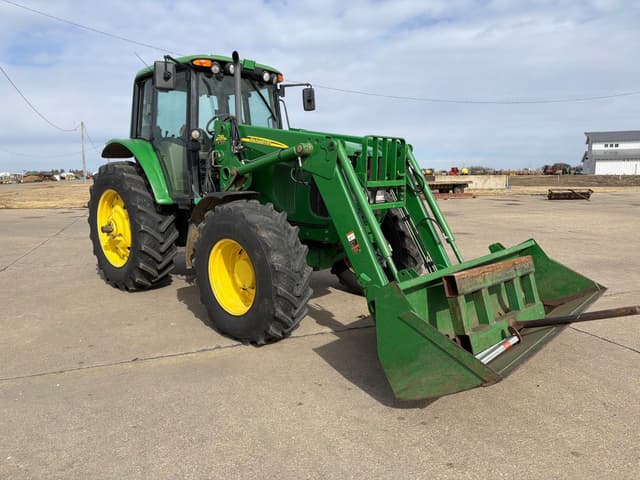 Image of John Deere 7420 equipment image 2