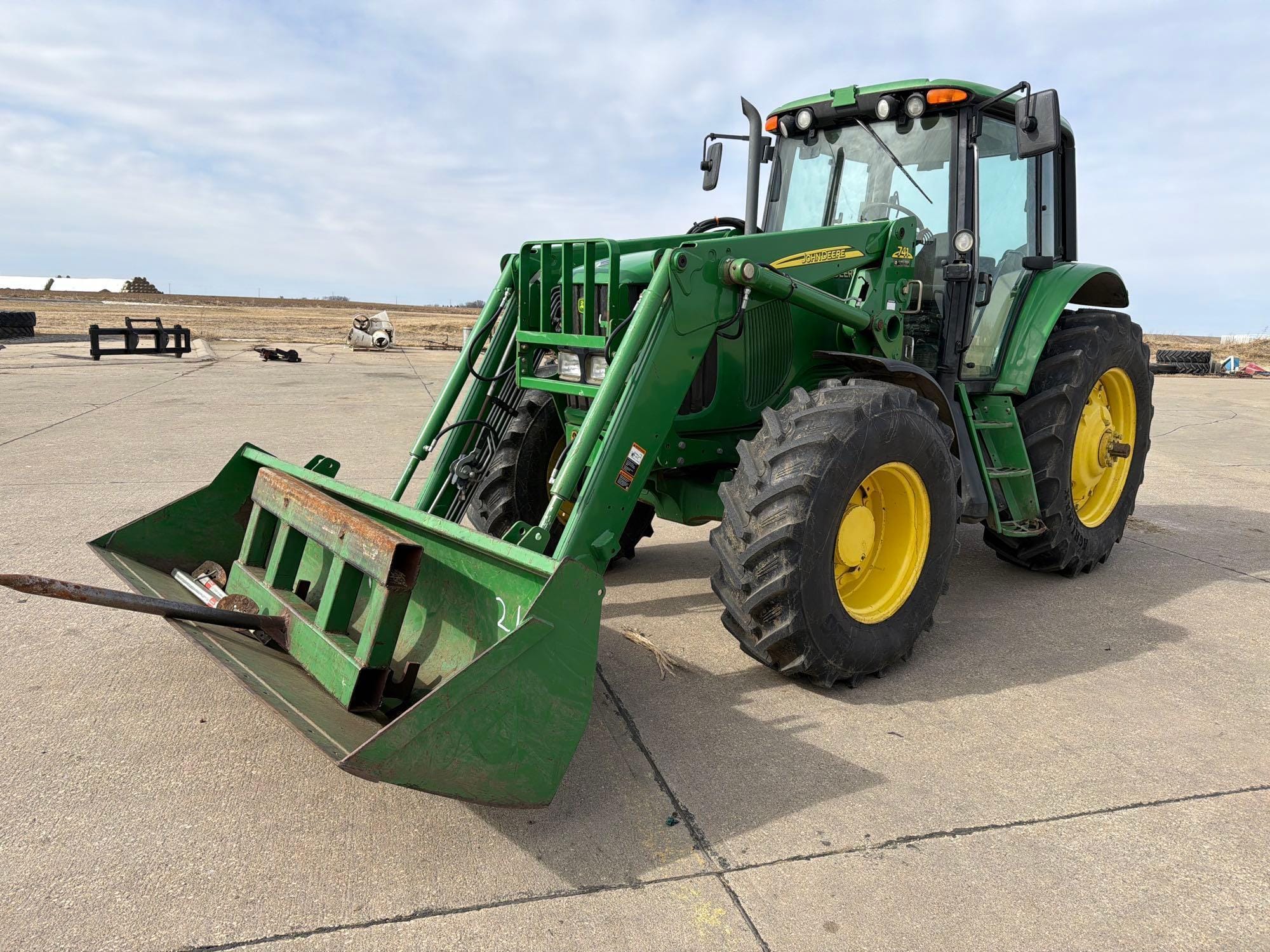 John Deere 7420 Equipment Image0