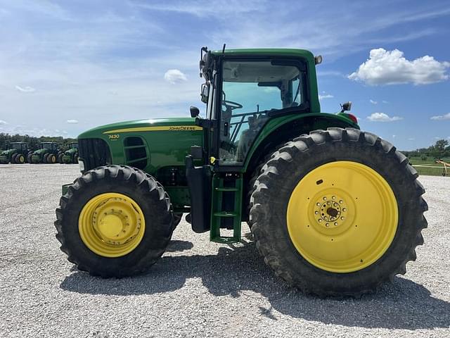 Image of John Deere 7430 Premium equipment image 3
