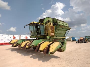 Main image John Deere 7440