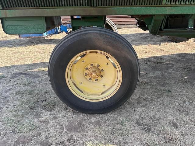 Image of John Deere 7445 equipment image 4