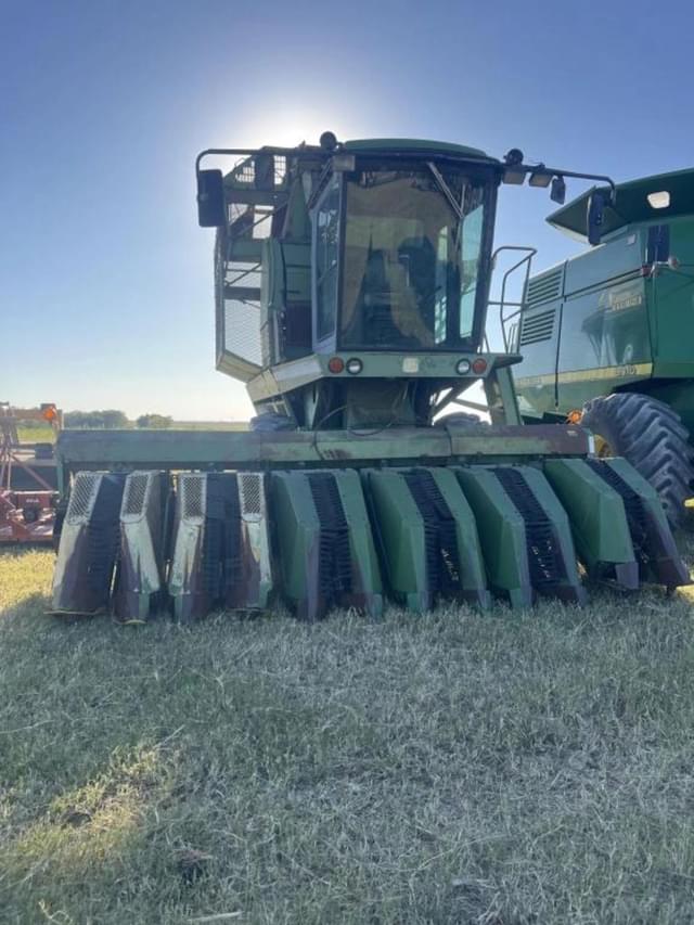 Image of John Deere 7445 equipment image 1