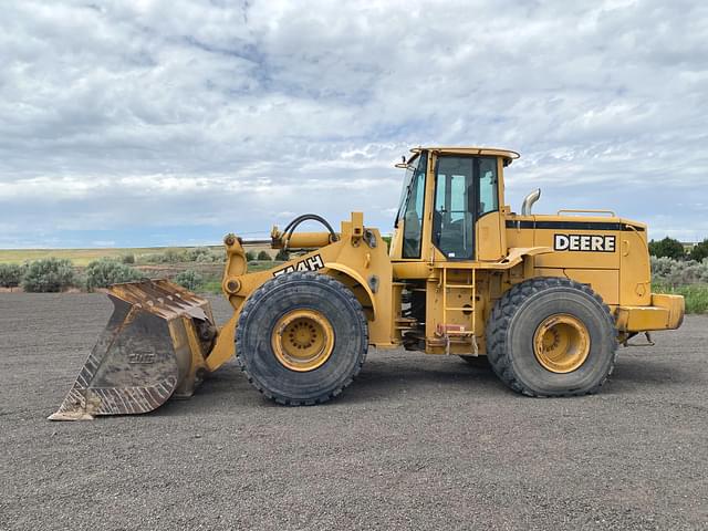 Image of John Deere 744H equipment image 1
