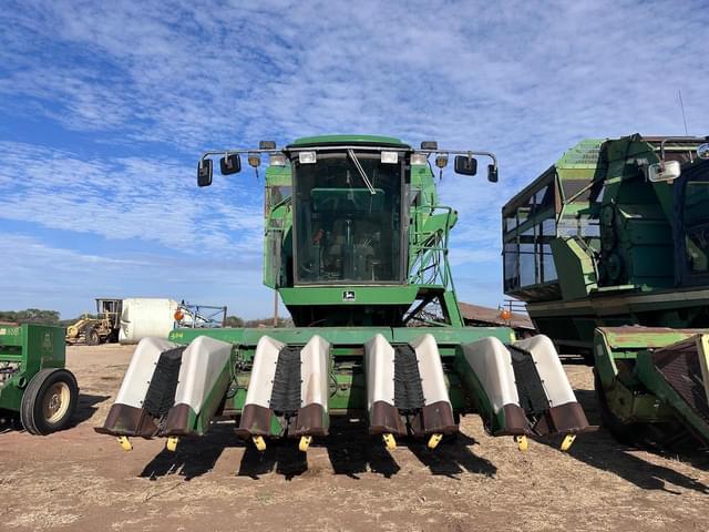 Image of John Deere 7450 equipment image 2