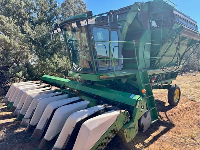 Image of John Deere 7450 Image 1