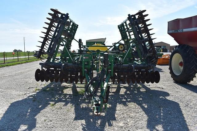 Image of John Deere 726 equipment image 1